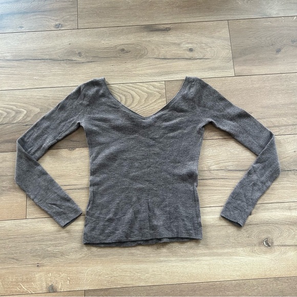 The Off-Shoulder Top in Ultrasoft Merino - Heather Cocoa - Picture 3 of 4